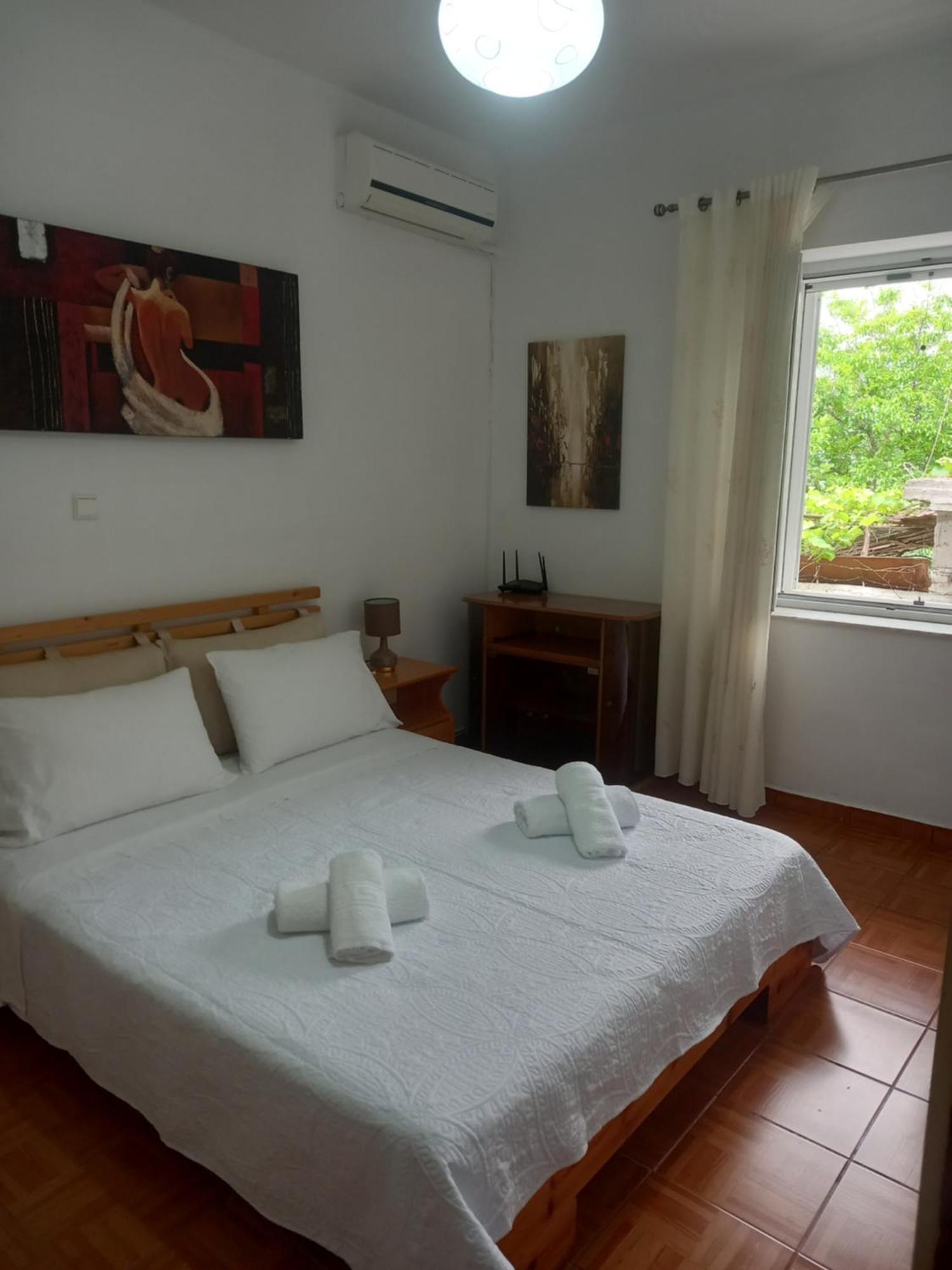 Goni Guest House Sarandë Exteriör bild